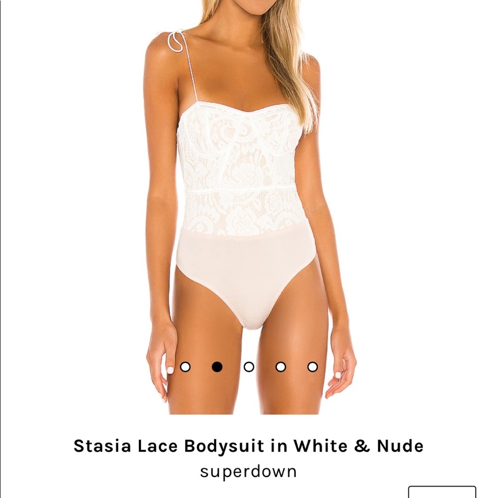 Stasia Lace Bodysuit in White & Nude
superdown XXS